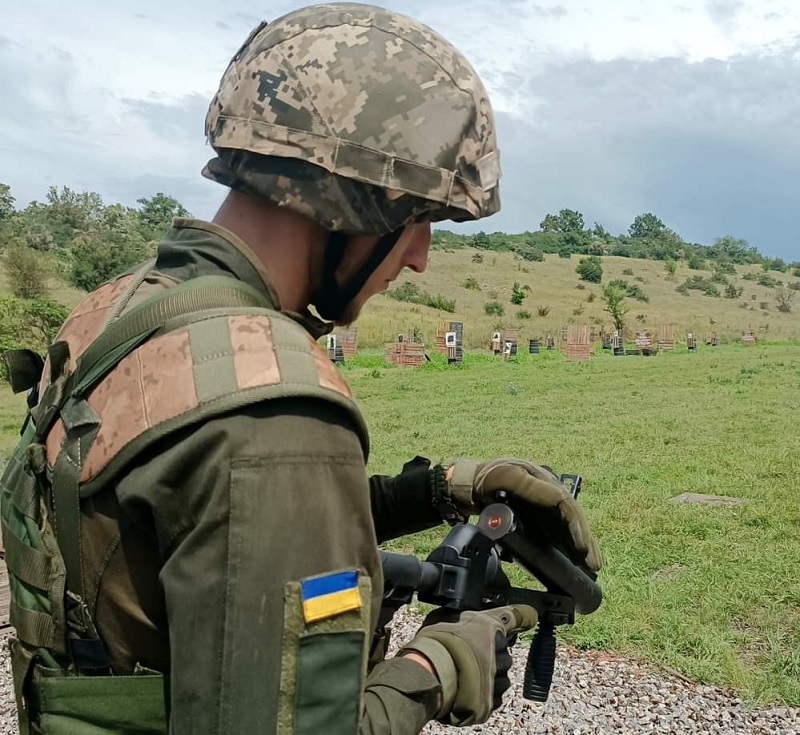 На вооружении бойцов НГУ замечены украинские гранатометы "Форт"