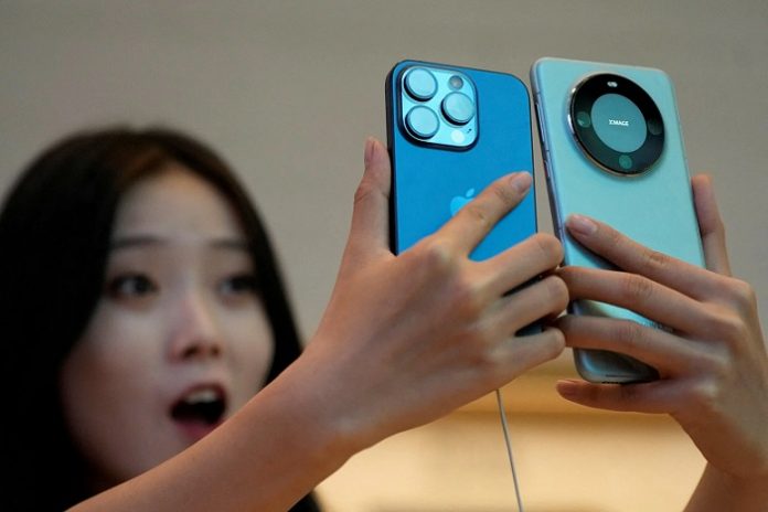 Обвалившийся рынок смартфонов КНР начал восстанавливаться благодаря Huawei