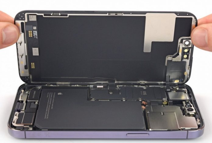 Apple решила сэкономить на аккумуляторе в базовом iPhone 15