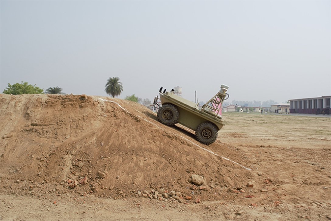 Беспилотная платформа Kalyani способна "вести" противника на дистанции до 10 км