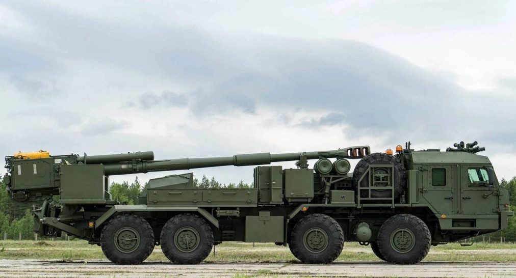 На озброєнні ЗС РФ з'явилися перші САУ "Мальва" на колісній базі