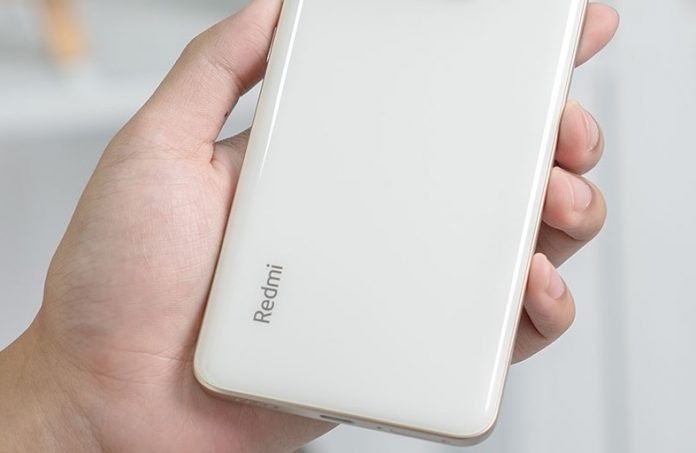 2K OLED дисплей смартфона Redmi K70 опередил отрасль на целый год