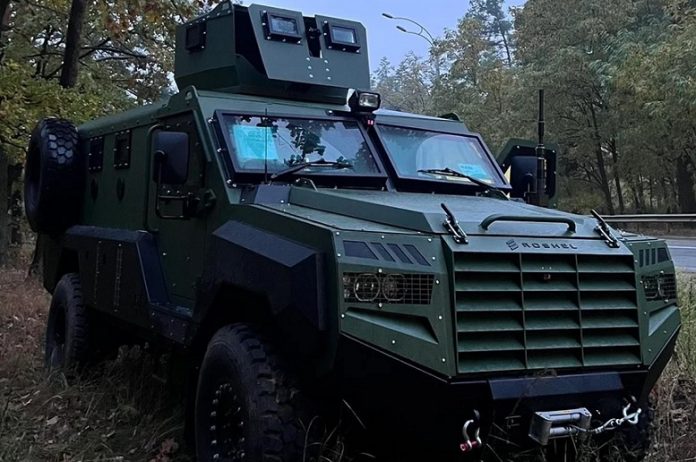 В Украину прибыли канадские броневики Senator в версии MRAP