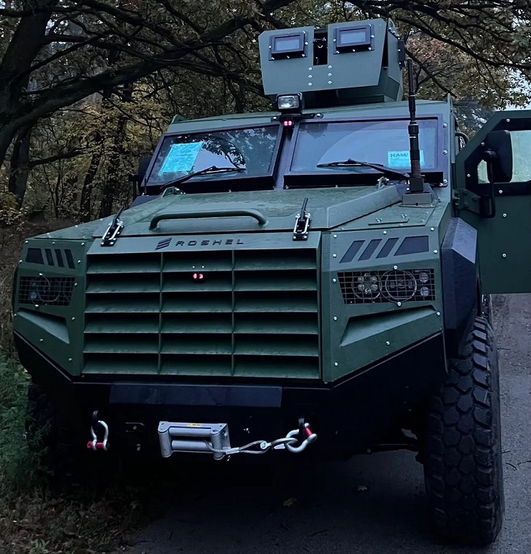 В Україну прибули канадські броньовики Senator у версії MRAP