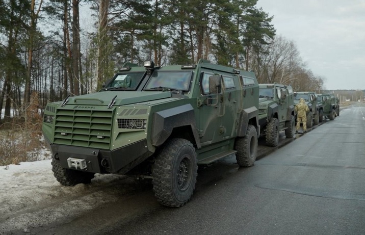 В Україну прибули канадські броньовики Senator у версії MRAP