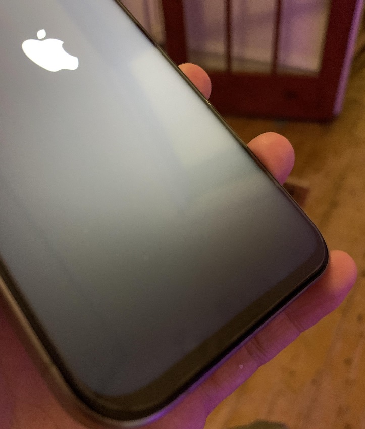 Вместо заказанного у Apple топового iPhone 15 покупатель получил Android-подделку