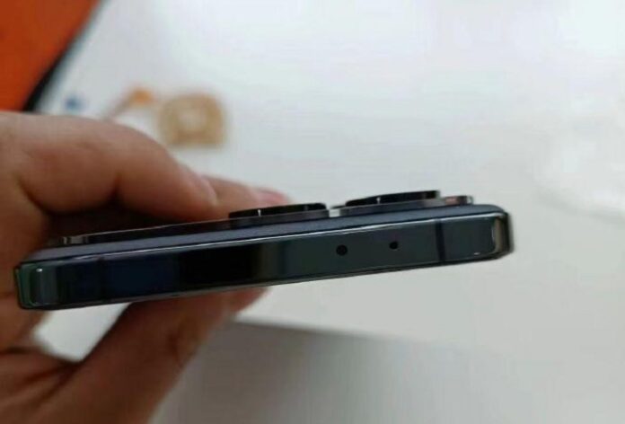 Апарати Redmi K70/K70 Pro постали на живих фото за день до прем'єри