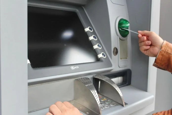 Сбой «Киевстара» привел к проблемам с банкоматами и терминалами