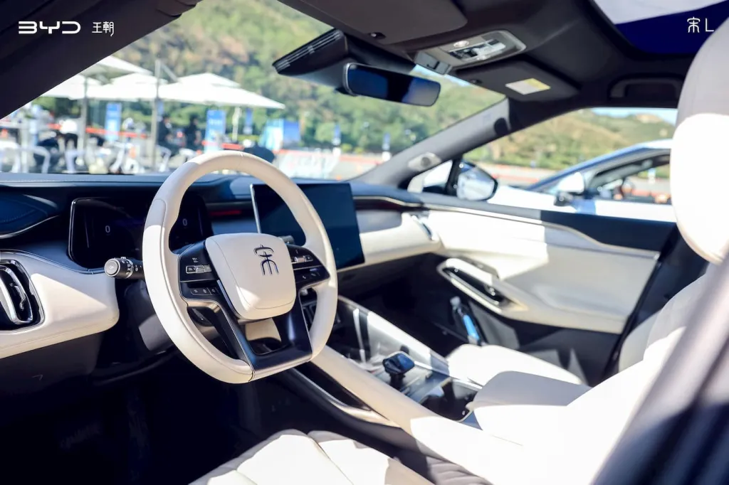 Китайский конкурент Tesla Model Y оказался больше и дешевле «детища» Илона Маска