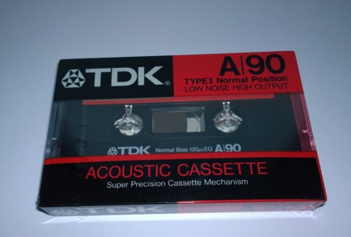 Apple договорилась о сотрудничестве с производителем кассет TDK