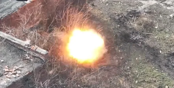 Российский Starlink уничтожен украинским дроном-камикадзе (видео)