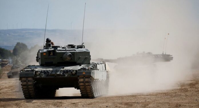 Испания: 190 млн евро помощи и 20 танков Leopard 2A4 для Украины