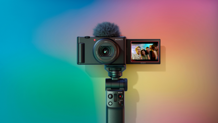 Универсальная камера для видеоблогов Sony ZV-1 II начала официально продаваться в Украине