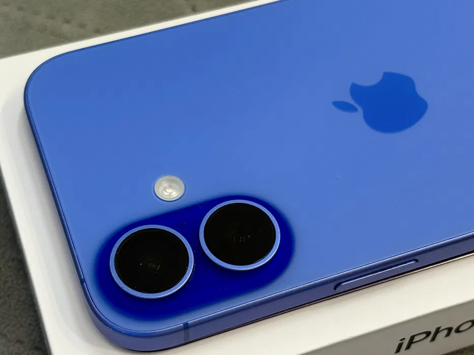 iPhone 16